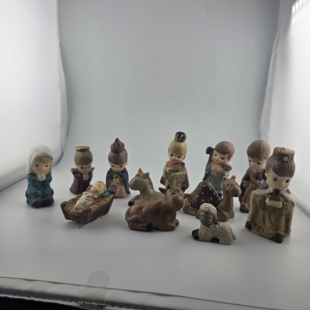 Vintage Ames 1997 Little BethlehemNativity Collection Porcelain‎  12 Piece Set